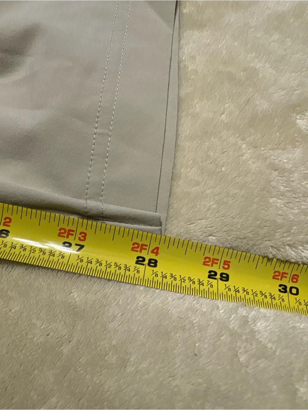 Under Armour Men's Light Gray Athletic Joggers